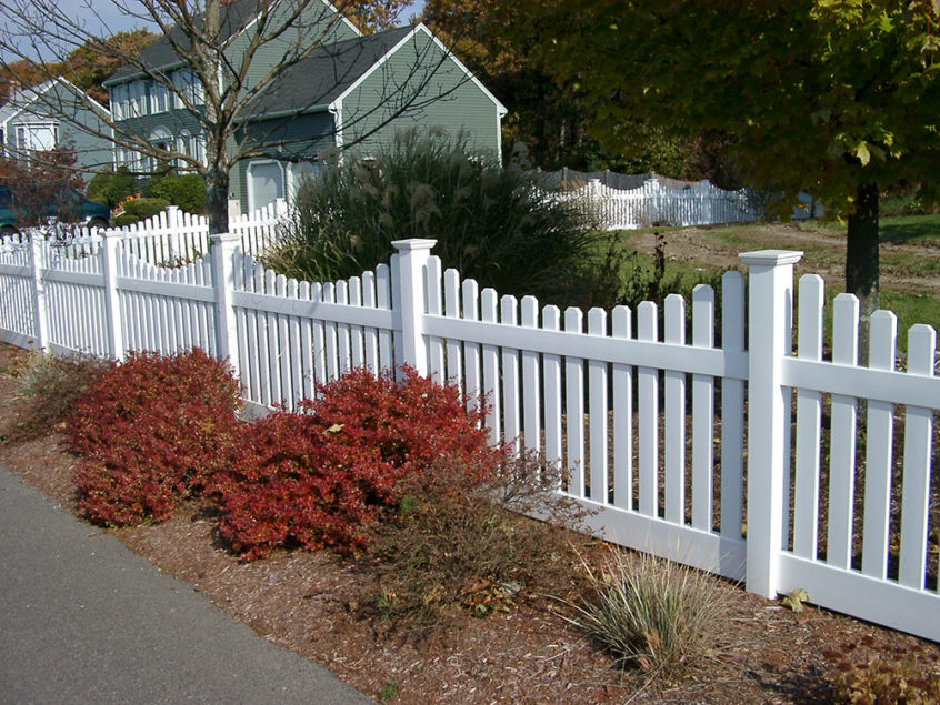 vinyl 4 foot contemporary picket fence with dip narrow space new england caps