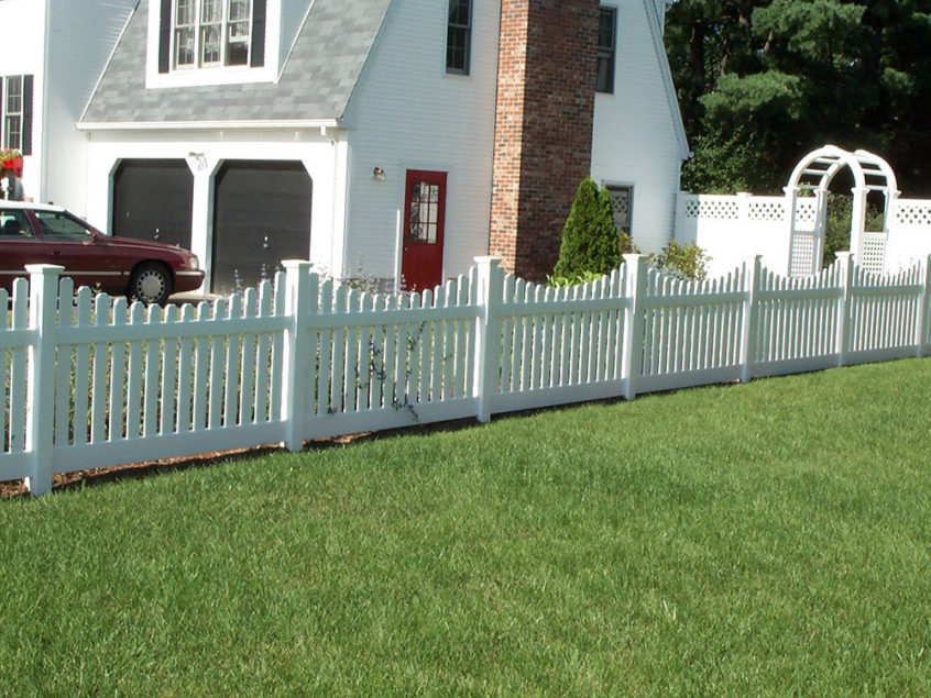 vinyl 4 foot tall picket fence with dip top narrow space
